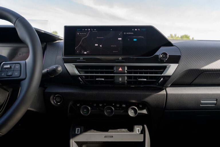 Citroën C4 X: le immagini ufficiali