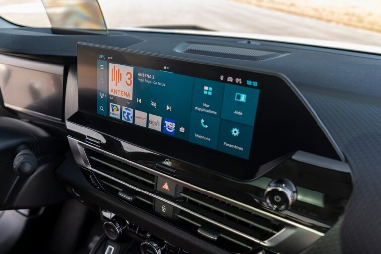 Citroën C4 X: le immagini ufficiali