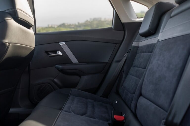 Citroën C4 X: le immagini ufficiali