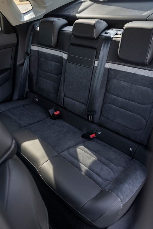 Citroën C4 X: le immagini ufficiali