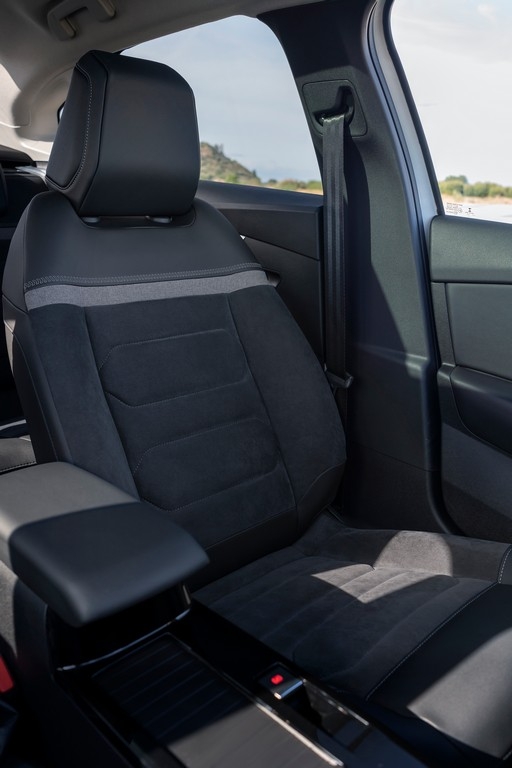Citroën C4 X: le immagini ufficiali