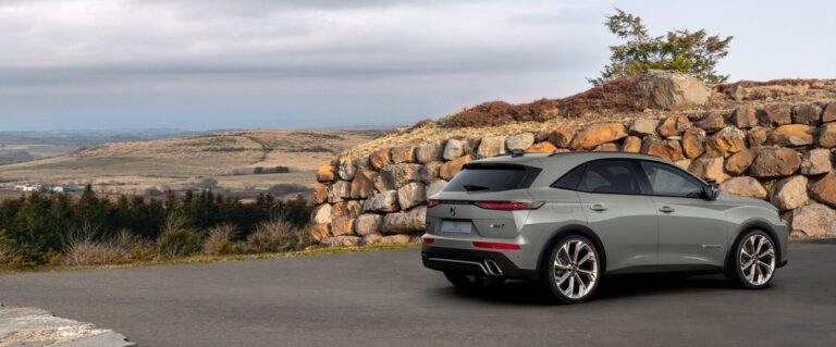 DS 7: le immagini del restyling