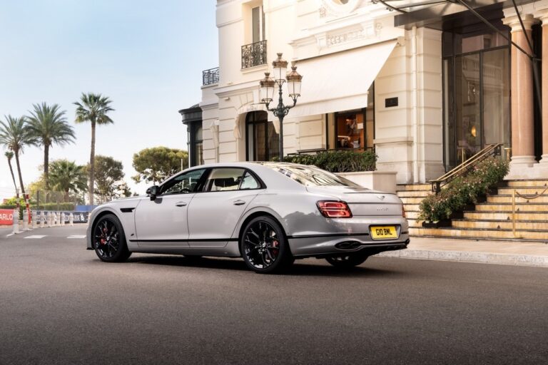 Bentley Flying Spur S: le immagini