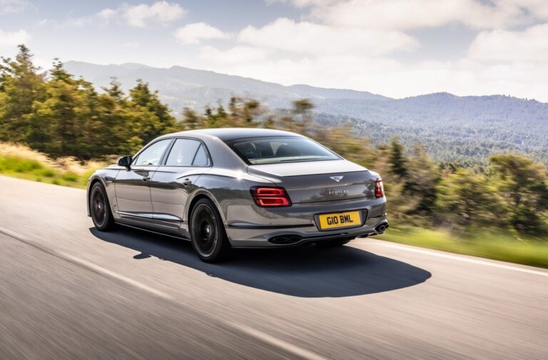 Bentley Flying Spur S: le immagini