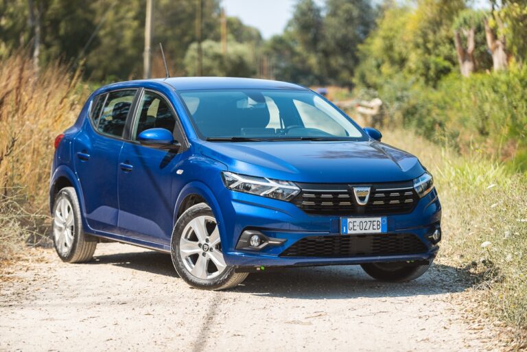 Dacia Sandero: la gallery con Streetway e Stepway