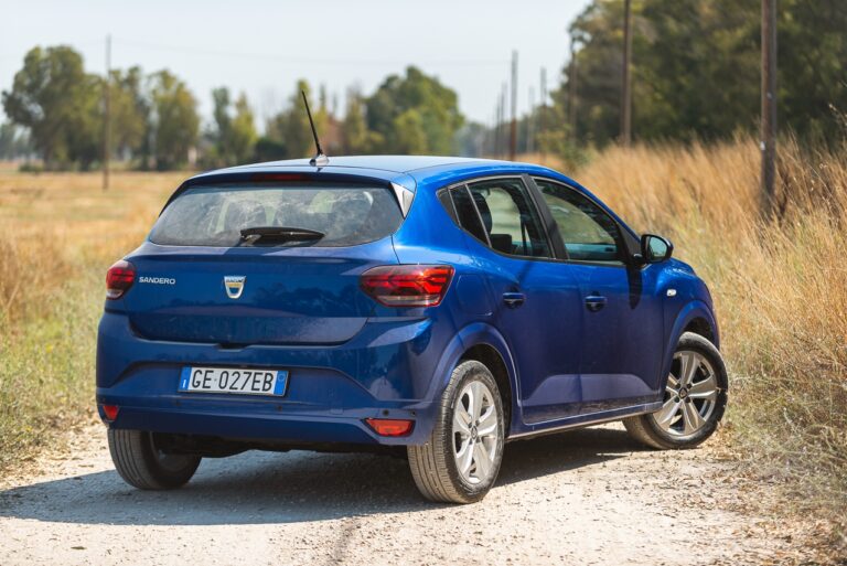 Dacia Sandero: la gallery con Streetway e Stepway
