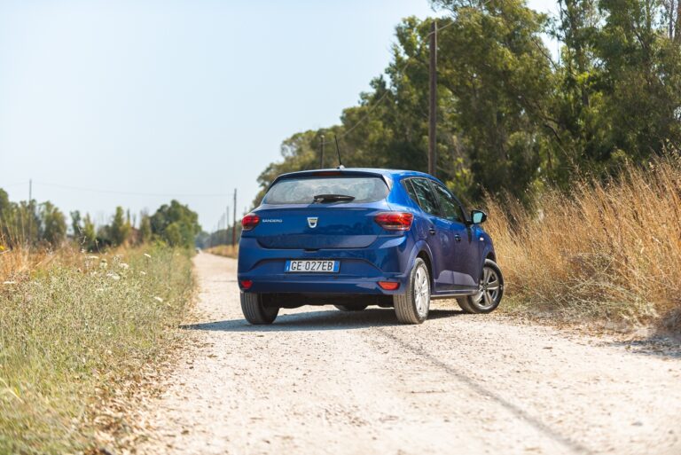 Dacia Sandero: la gallery con Streetway e Stepway