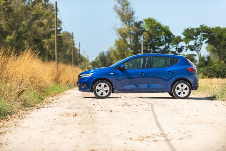 Dacia Sandero: la gallery con Streetway e Stepway