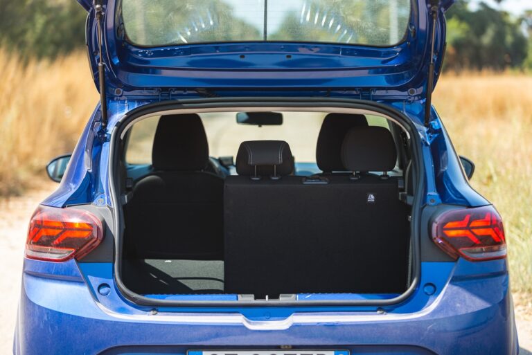 Dacia Sandero: la gallery con Streetway e Stepway