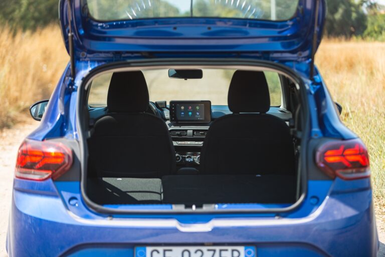 Dacia Sandero: la gallery con Streetway e Stepway