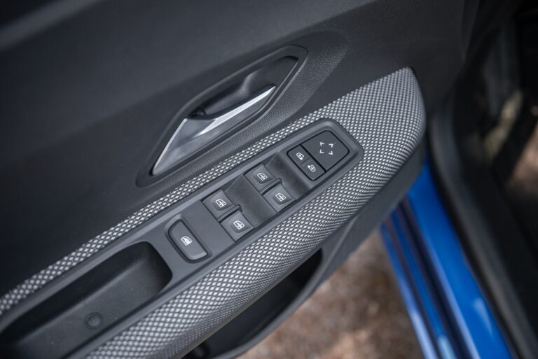 Dacia Sandero: la gallery con Streetway e Stepway