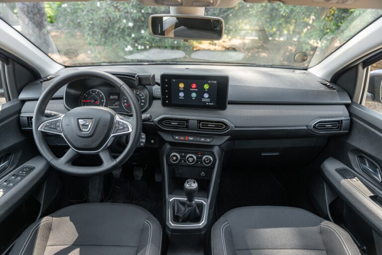 Dacia Sandero: la gallery con Streetway e Stepway