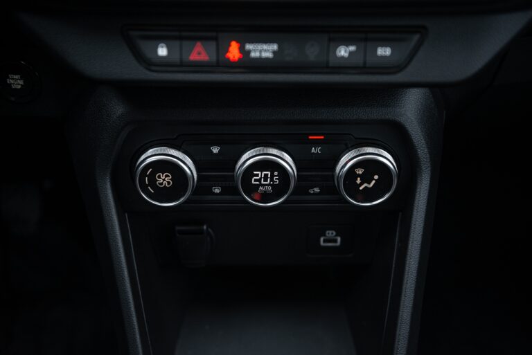 Dacia Sandero: la gallery con Streetway e Stepway