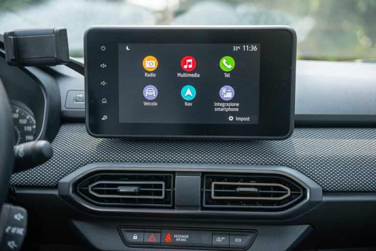 Dacia Sandero: la gallery con Streetway e Stepway