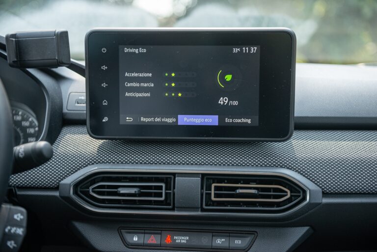 Dacia Sandero: la gallery con Streetway e Stepway