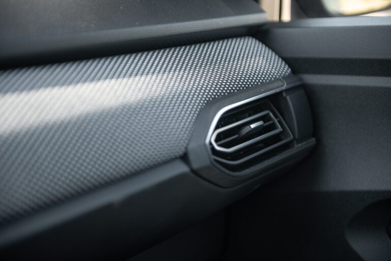 Dacia Sandero: la gallery con Streetway e Stepway
