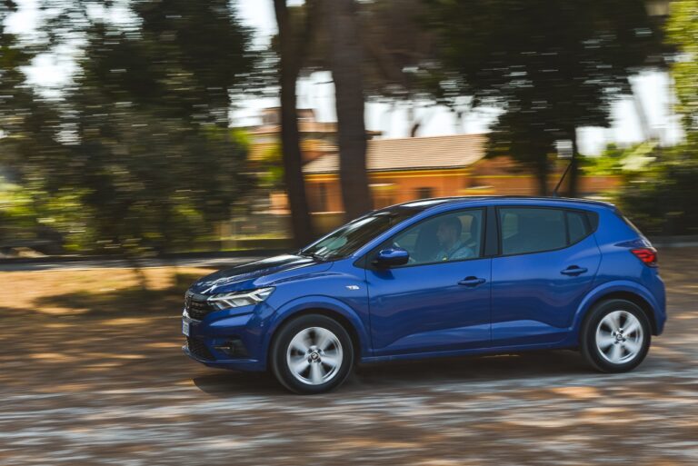 Dacia Sandero: la gallery con Streetway e Stepway