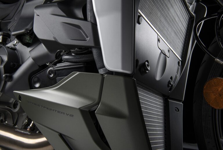 Ducati Streetfighter V2: la tinta Storm Green