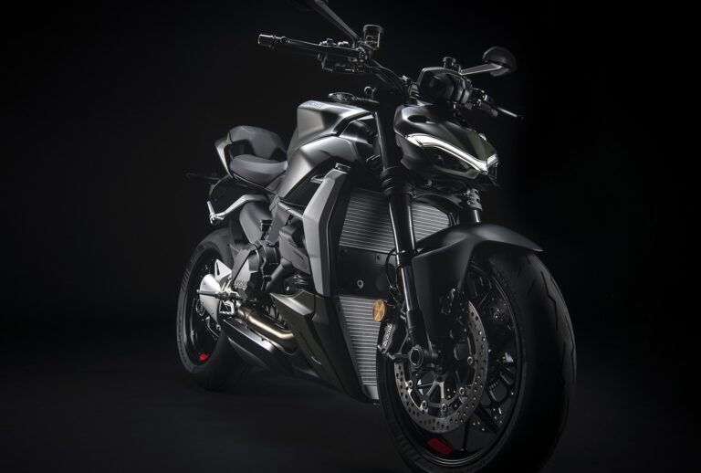 Ducati Streetfighter V2: la tinta Storm Green