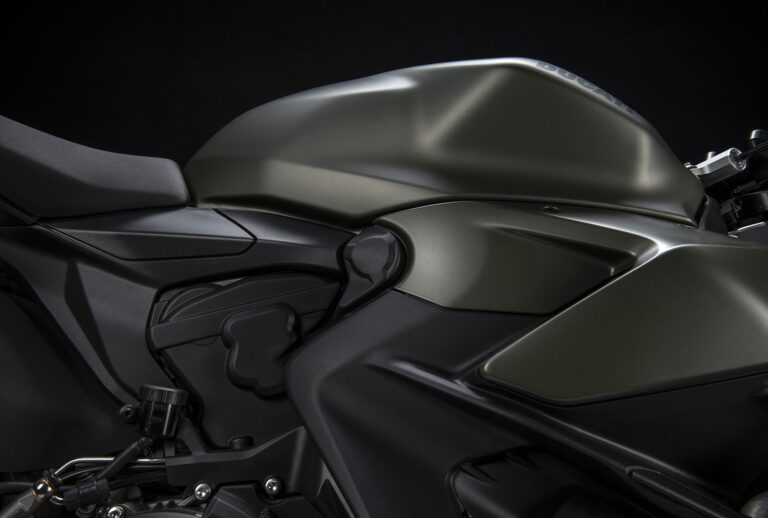 Ducati Streetfighter V2: la tinta Storm Green