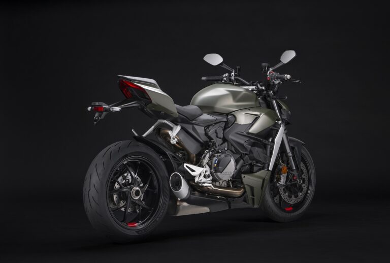 Ducati Streetfighter V2: la tinta Storm Green