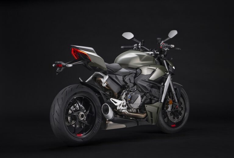 Ducati Streetfighter V2: la tinta Storm Green