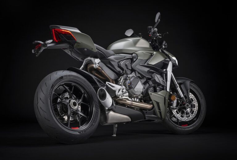 Ducati Streetfighter V2: la tinta Storm Green