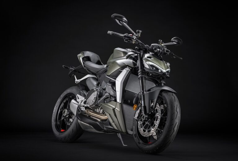 Ducati Streetfighter V2: la tinta Storm Green