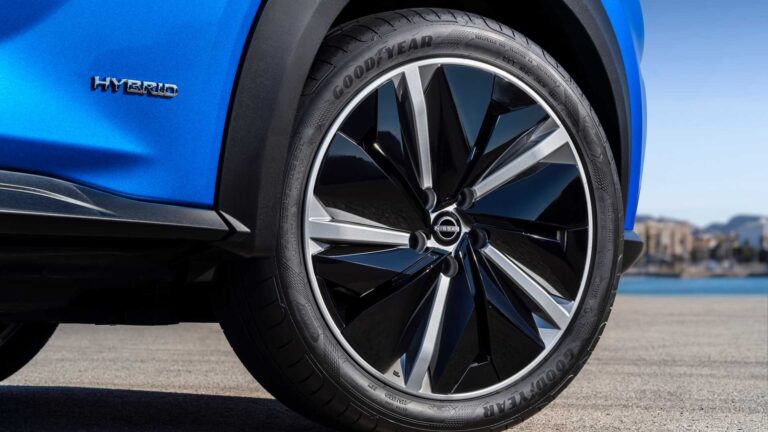 Nissan Juke Hybrid: immagini ufficiali