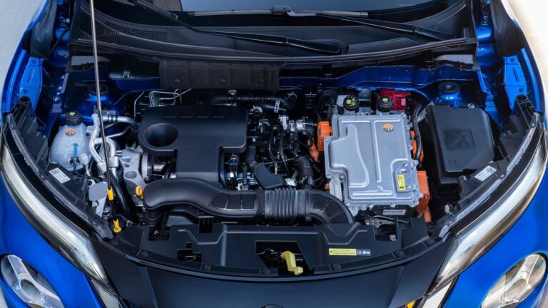 Nissan Juke Hybrid: immagini ufficiali