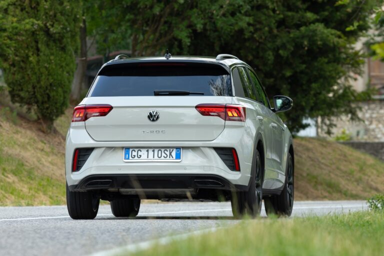 Volkswagen T-Roc 2022: immagini ufficiali