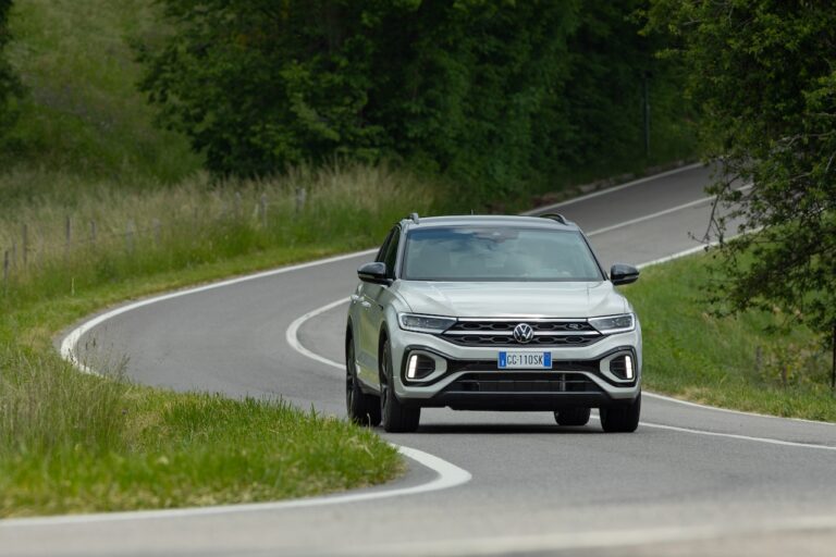 Volkswagen T-Roc 2022: immagini ufficiali