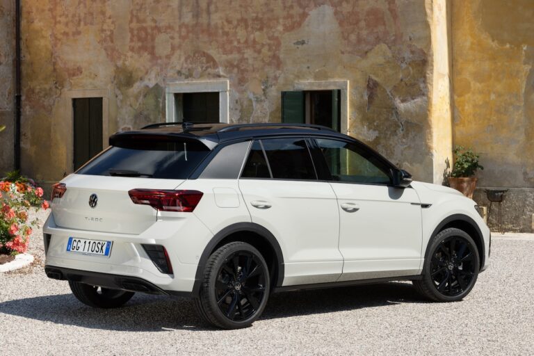 Volkswagen T-Roc 2022: immagini ufficiali