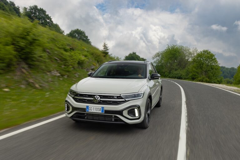 Volkswagen T-Roc 2022: immagini ufficiali