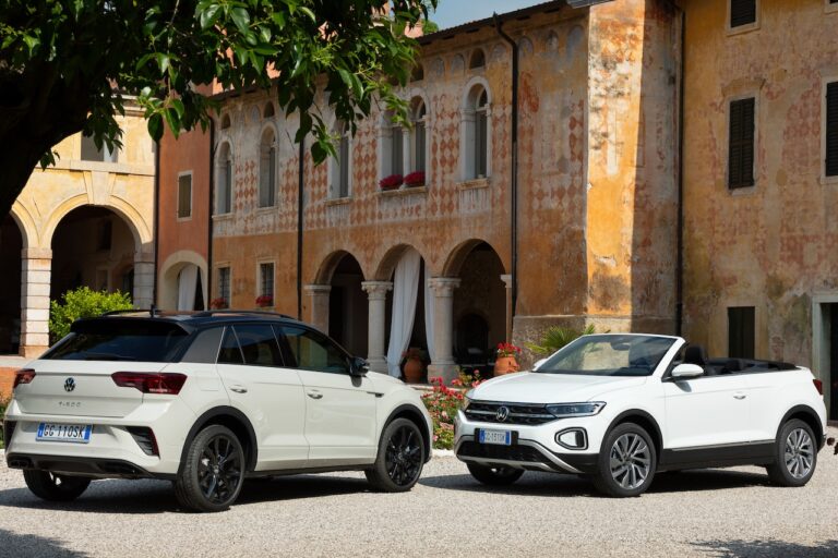 Volkswagen T-Roc 2022: immagini ufficiali