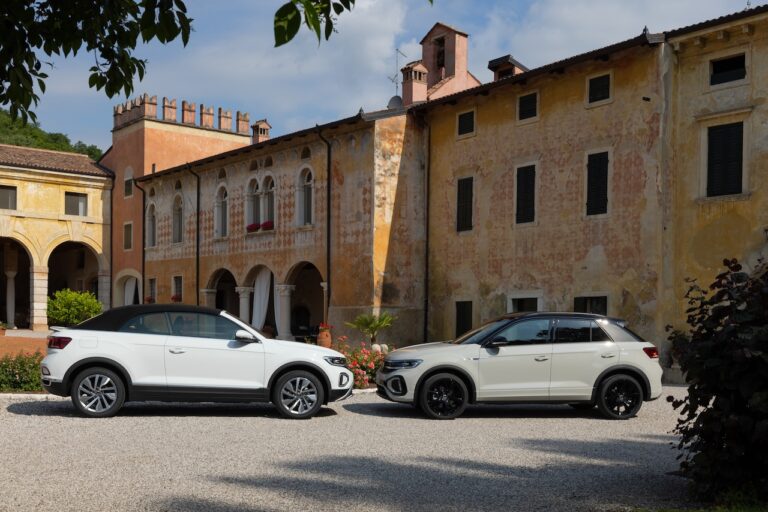 Volkswagen T-Roc 2022: immagini ufficiali