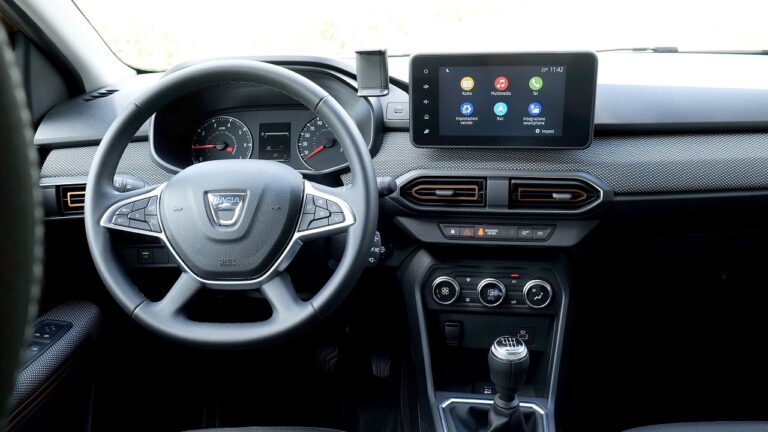 Dacia Sandero: la gallery con Streetway e Stepway