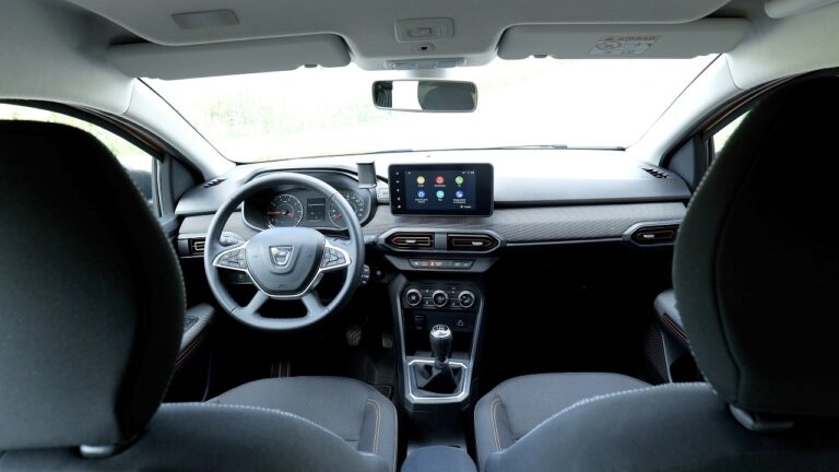 Dacia Sandero: la gallery con Streetway e Stepway