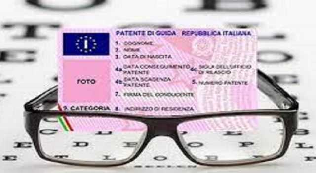 Cos'è il certificato anamnestico patente e quanto costa? - Motori.it