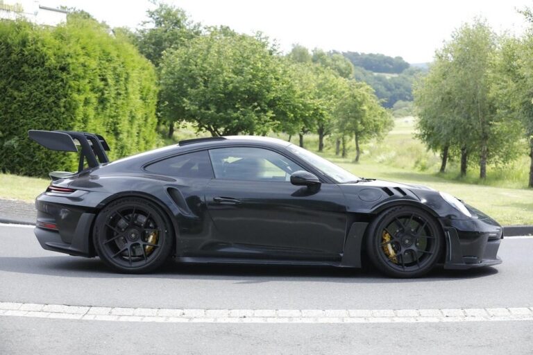 Porsche 911 (992) GT3 RS: le immagini