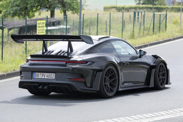Porsche 911 (992) GT3 RS: le immagini