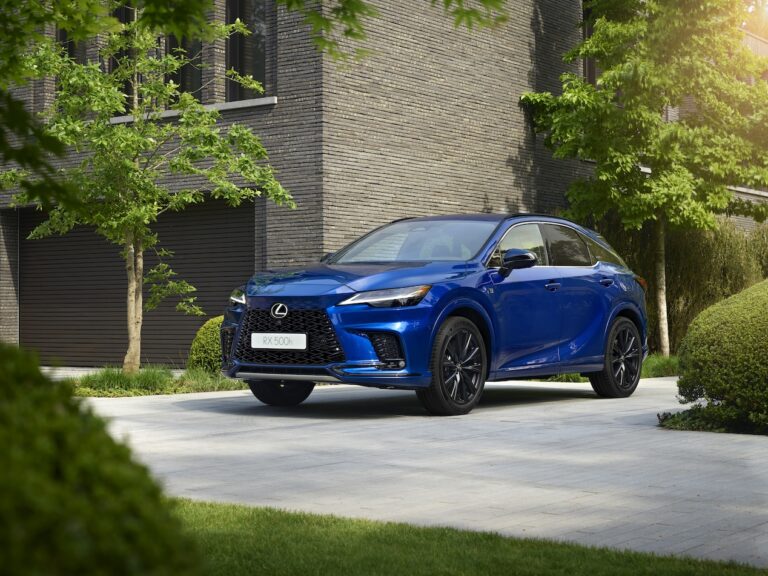 Lexus RX 2022: immagini ufficiali