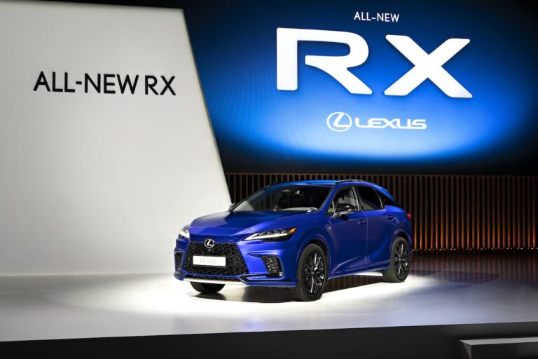 Lexus RX 2022: immagini ufficiali