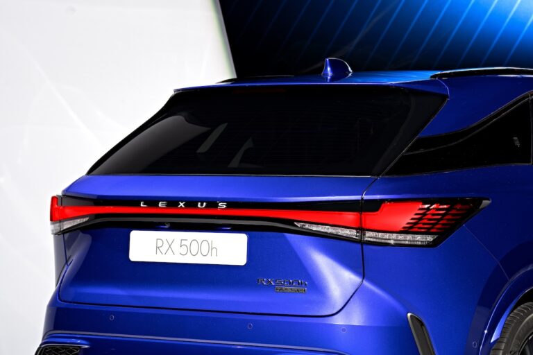 Lexus RX 2022: immagini ufficiali