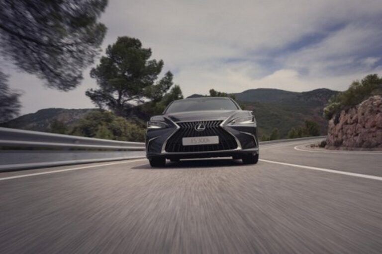 Lexus ES MY 2023: le immagini