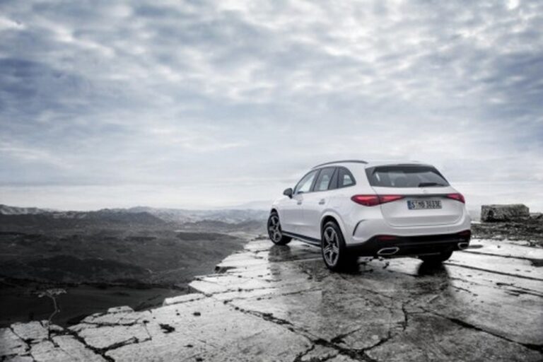 Mercedes-Benz GLC 2022: le immagini
