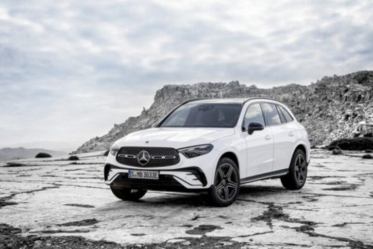 Mercedes-Benz GLC 2022: le immagini