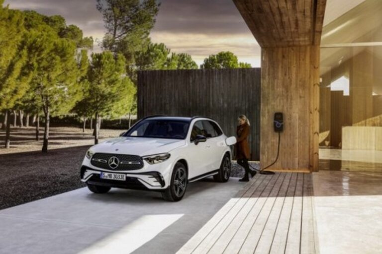 Mercedes-Benz GLC 2022: le immagini