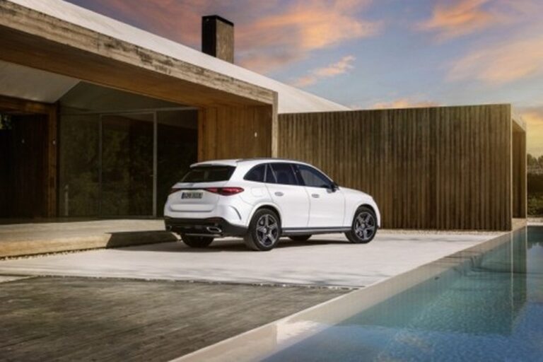 Mercedes-Benz GLC 2022: le immagini