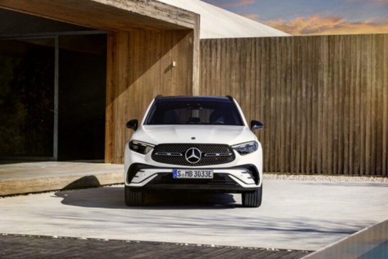 Mercedes-Benz GLC 2022: le immagini